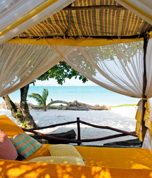 AfroChic_- Swahili bed on beach