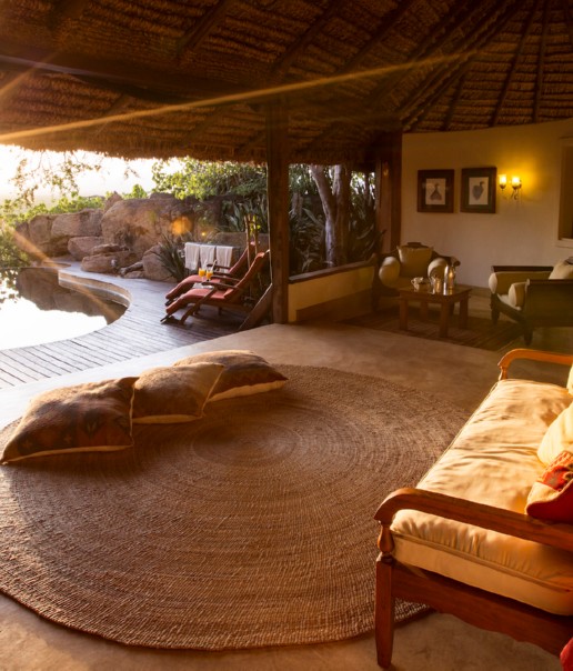 Elsa's_Kopje - accommodation - private house - master bedroom & swimming pool (c)Silverless-3