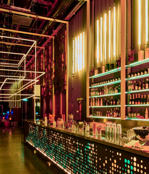 nhow_Frankfurt_Bar_Skybar_interior-7361x4907